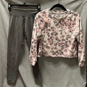 Justice 2 piece outfit. Sweatshirt and leggings. Size 12